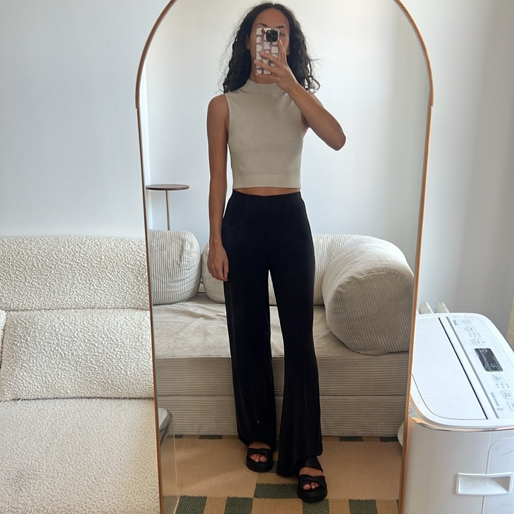 COS Metallic Silver Knit Crop Top - Picture 2 of 6